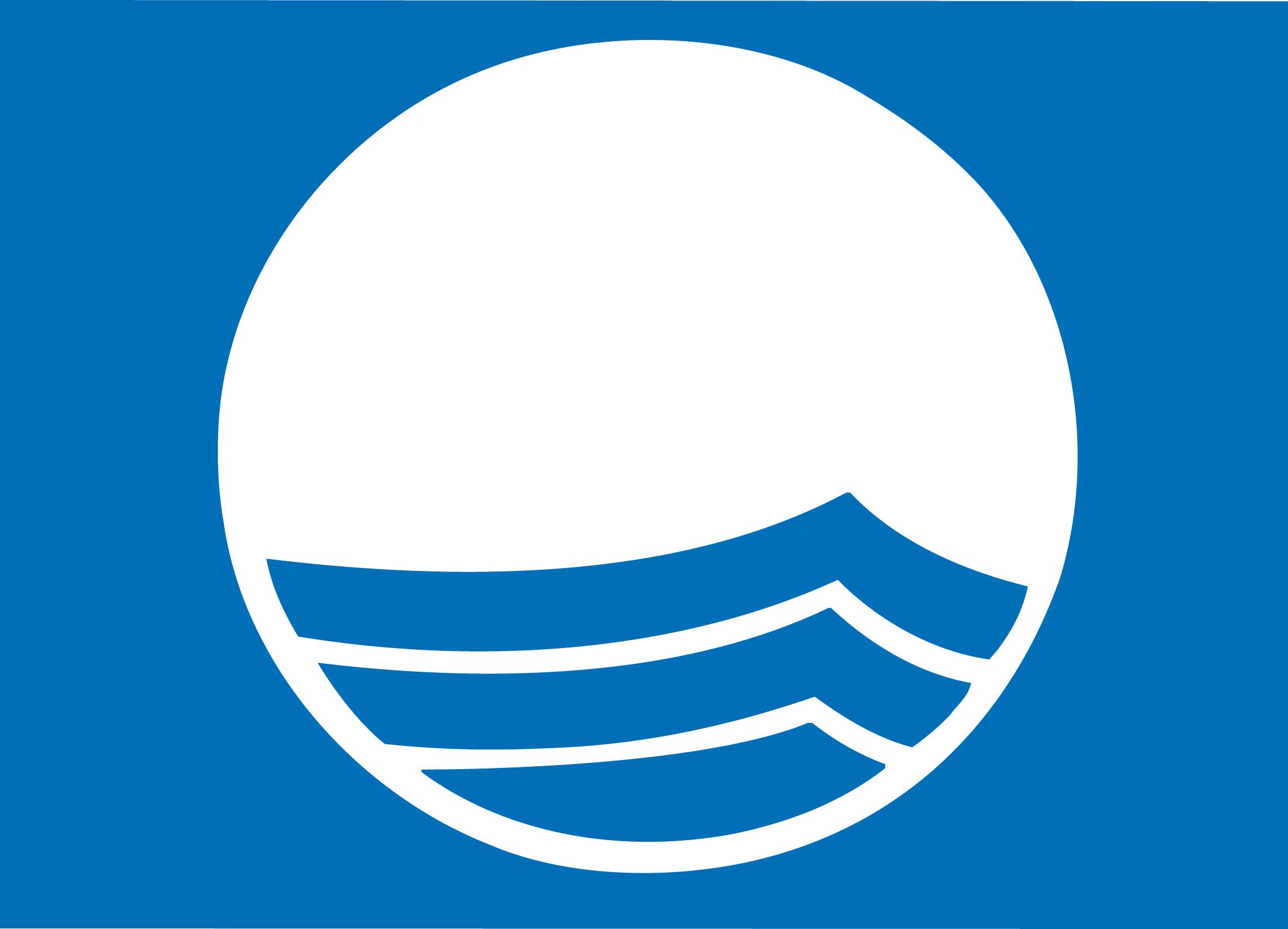 Bandera blava per a la platja del Masnou i el port