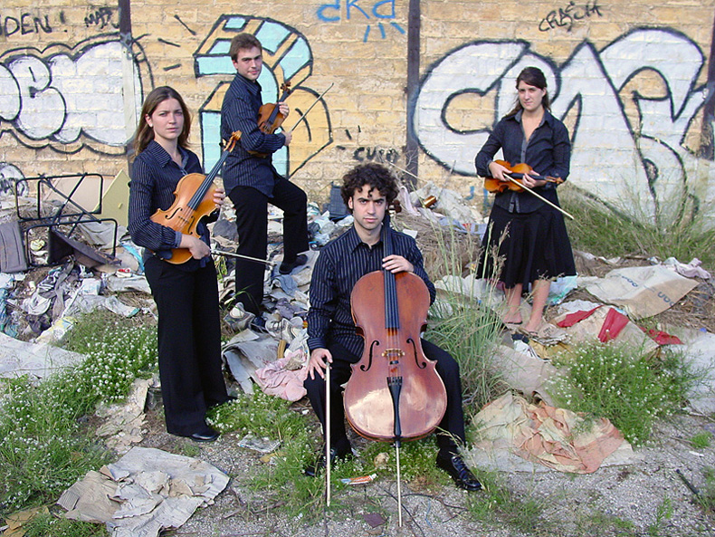 Música: 'Cançons dels brigadistes', a càrrec de Brossa Quartet de Corda