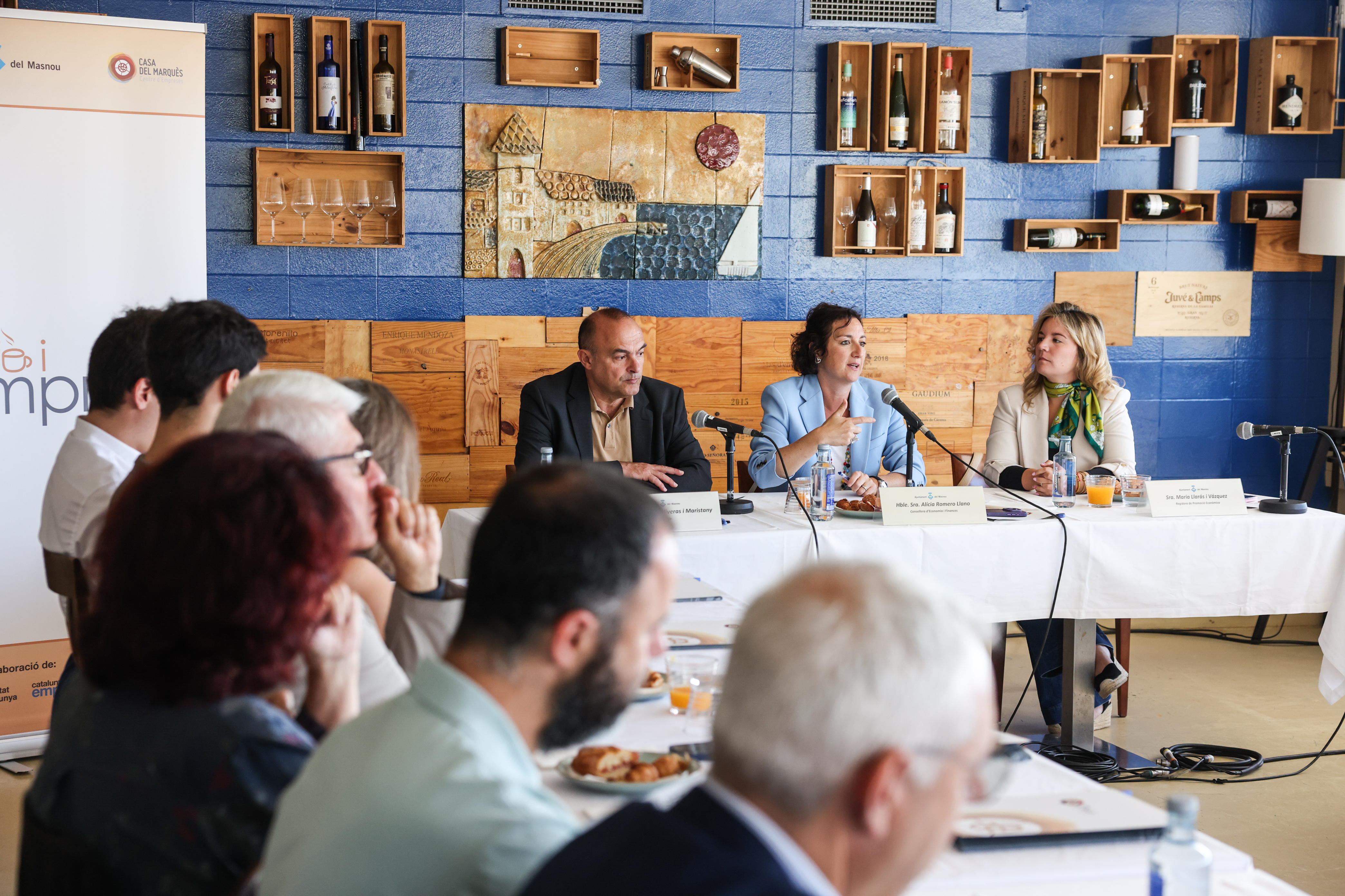 La consellera d'Economia explica als emprenedors masnovins els avantatges del pla 