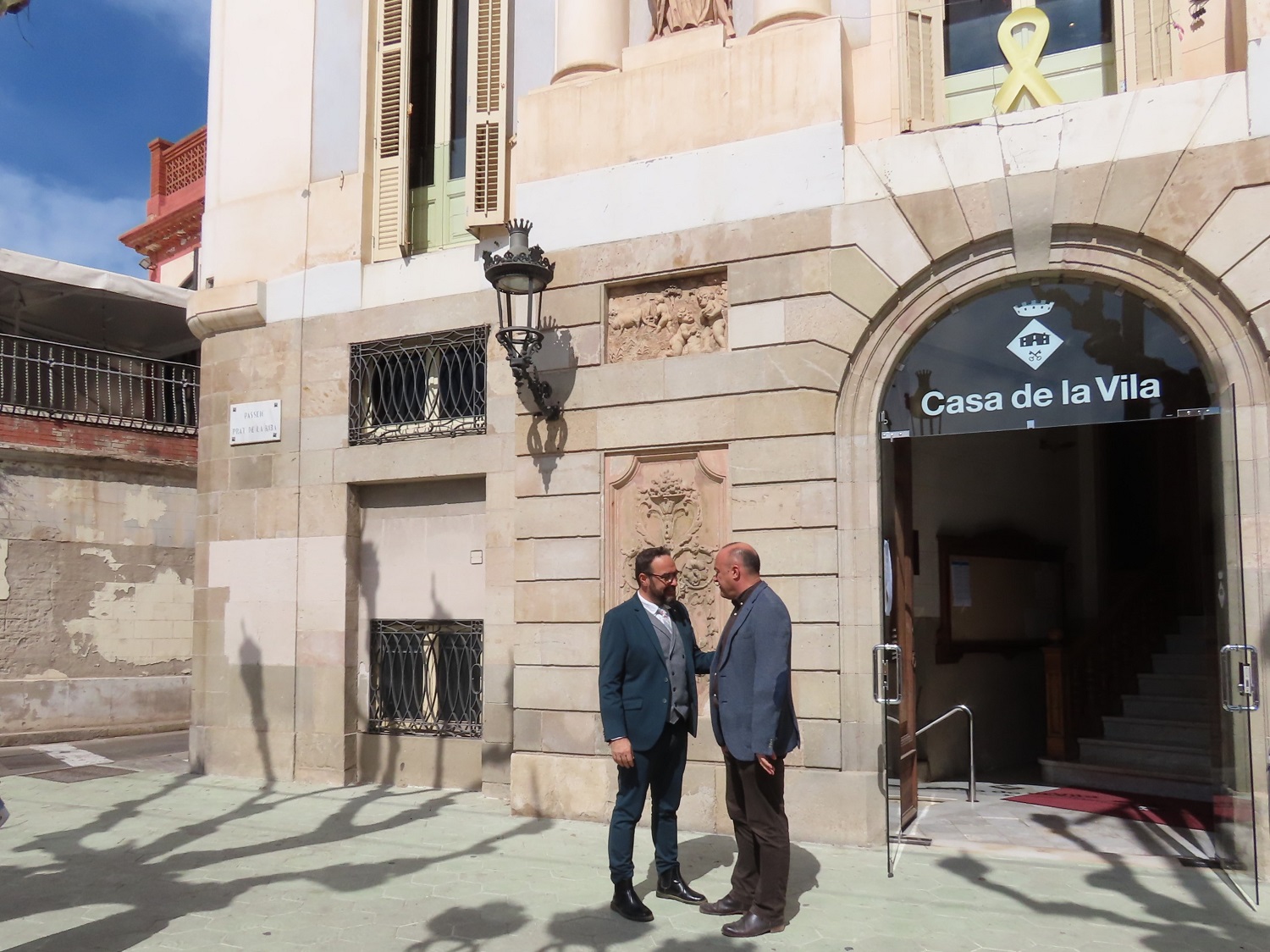 Visita del conseller de Territori, Juli Fernàndez, a l'Ajuntament del Masnou.