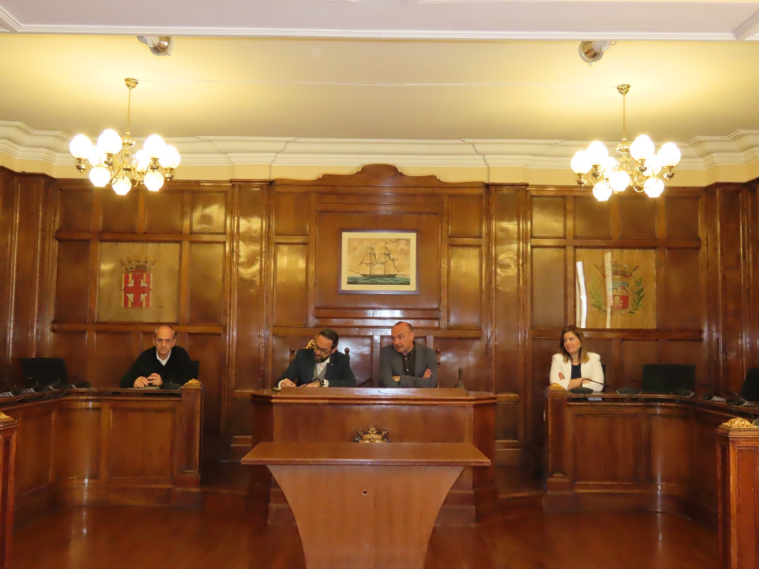 Visita del conseller de Territori, Juli Fernàndez, a l'Ajuntament del Masnou.