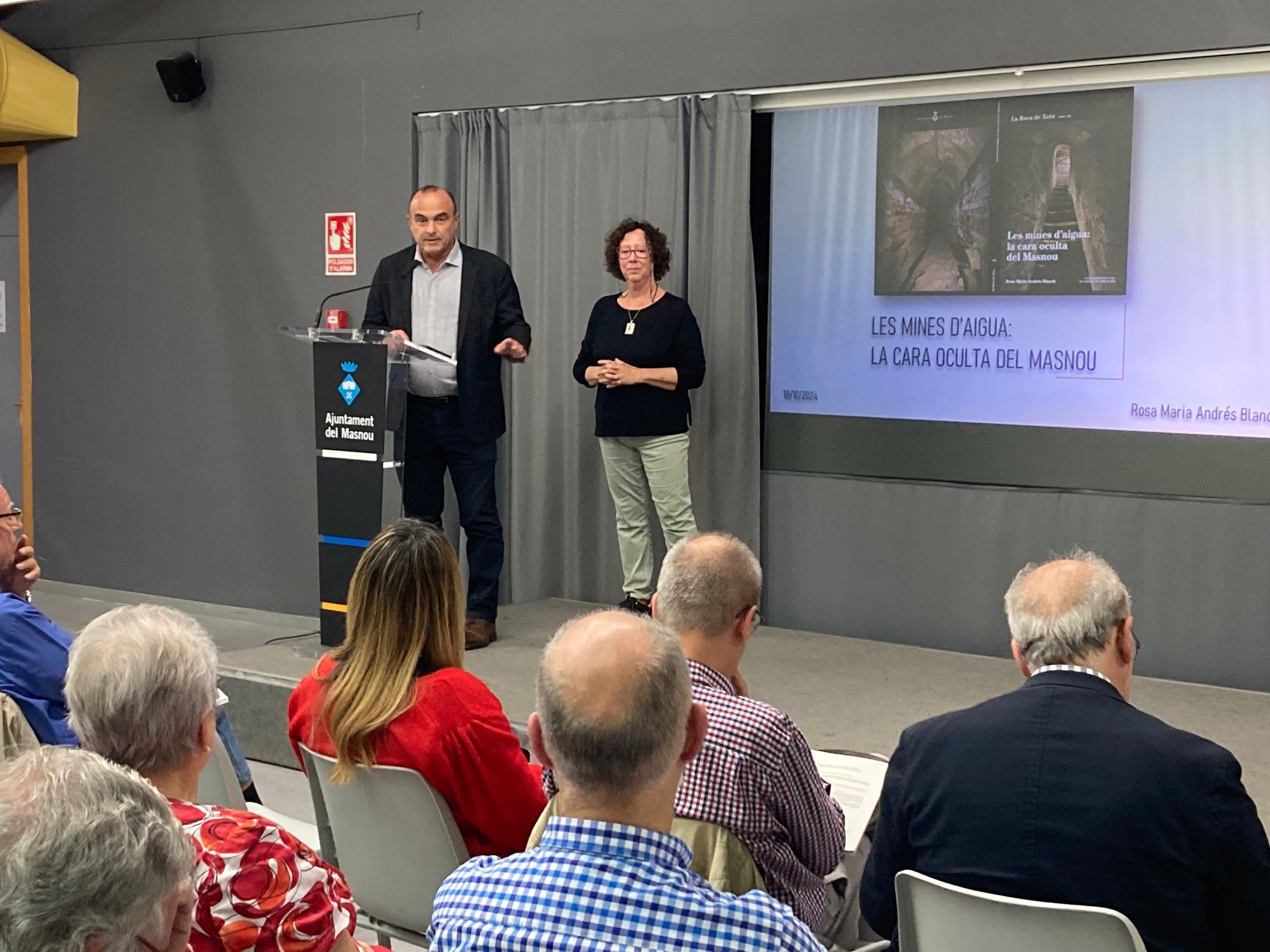 Foto de la presentació del llibre 'Les mines d'aigua: la cara oculta del Masnou'