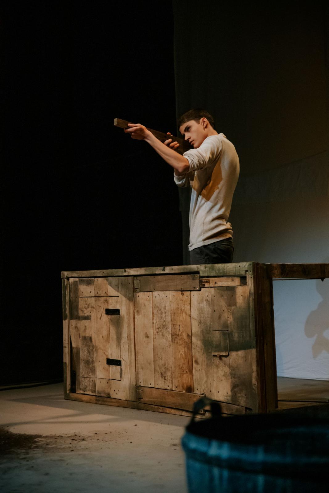 Teatre jove: 'Quanta, quanta guerra...', Farrés Bothers