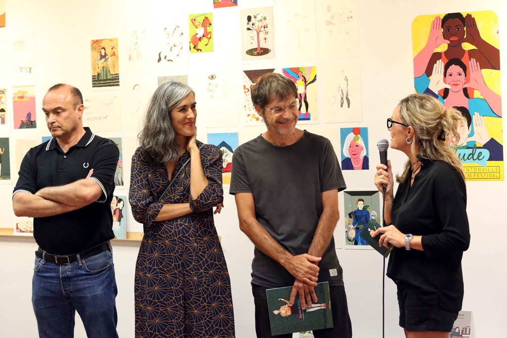 Oliveras, Pulido, Puig i Tallada en la inauguració de l'exposició de Sonia Pulido.