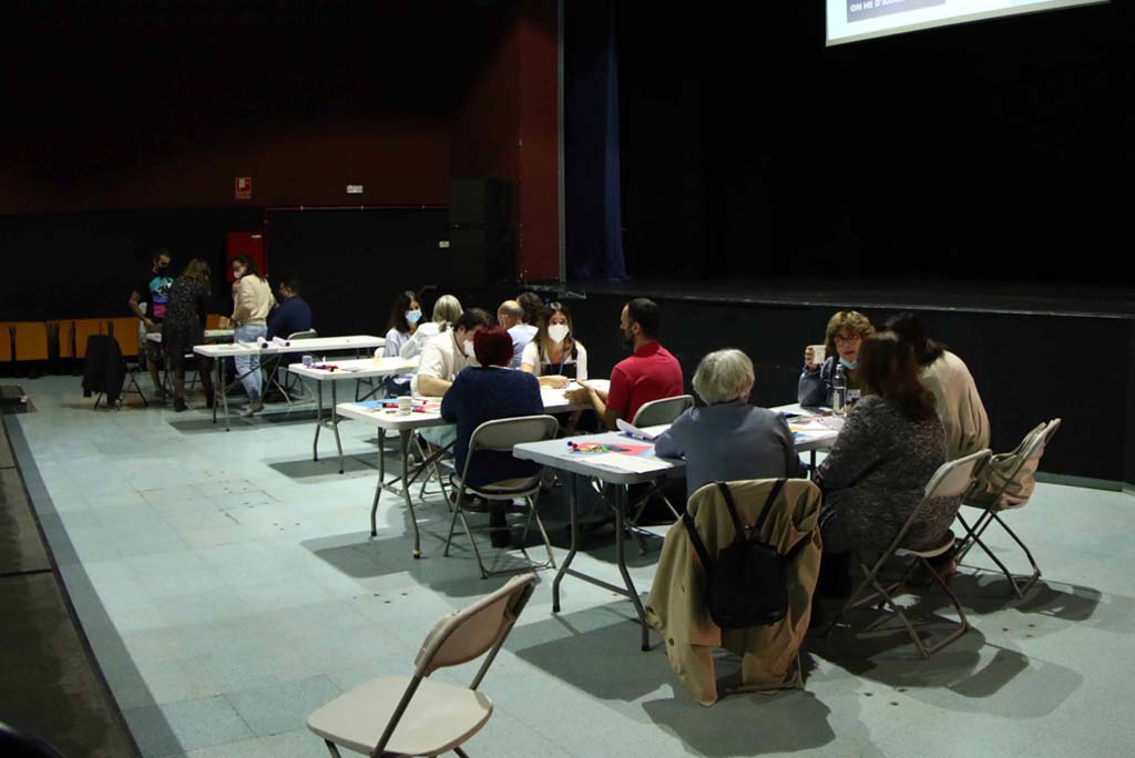 Una quarantena de persones participen en el Fòrum Educatiu Local del Masnou