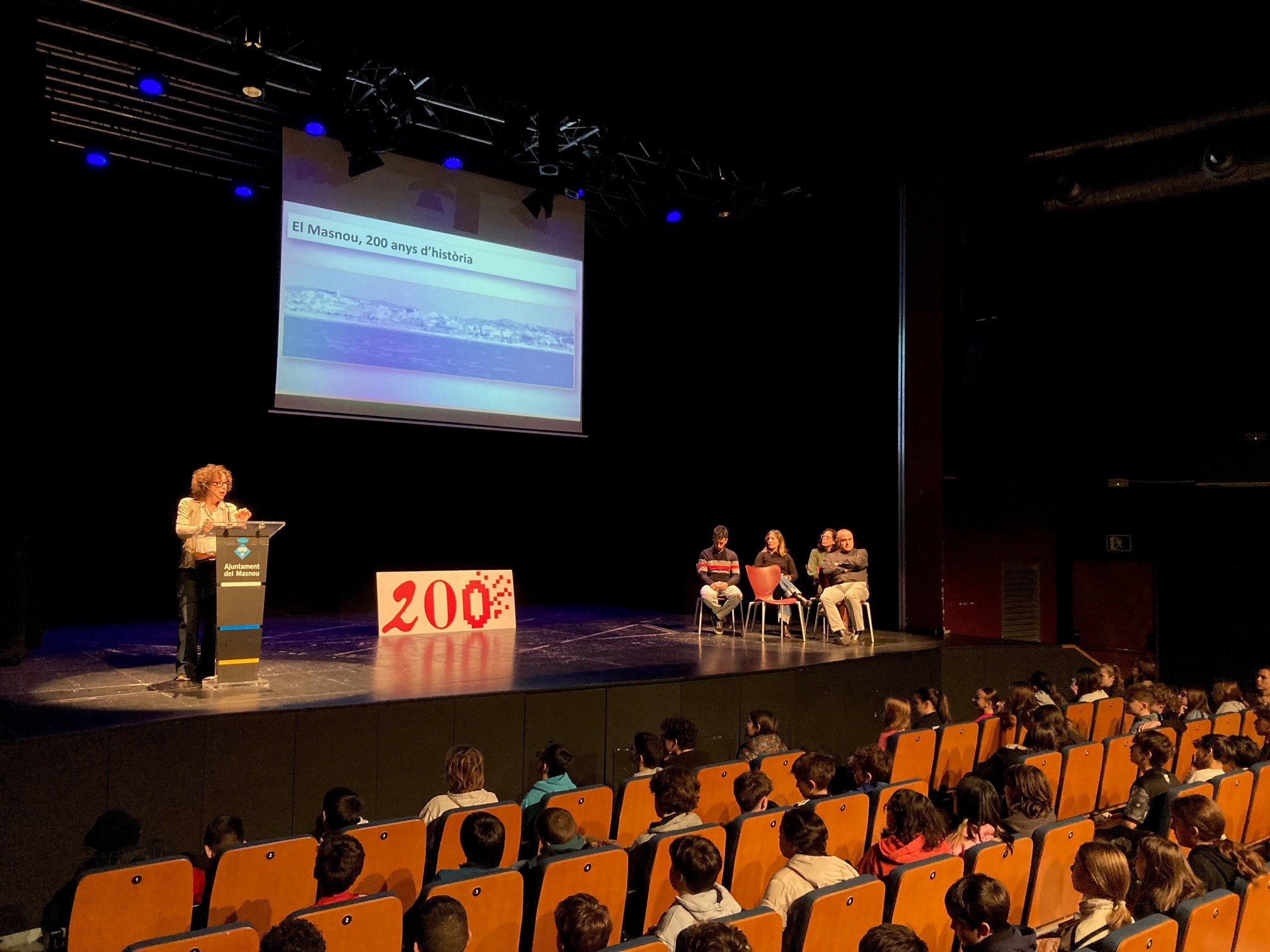 Foto. Presentació del Quadern d'Història Local 'La història del Masnou vista pel Consell d'Infants'