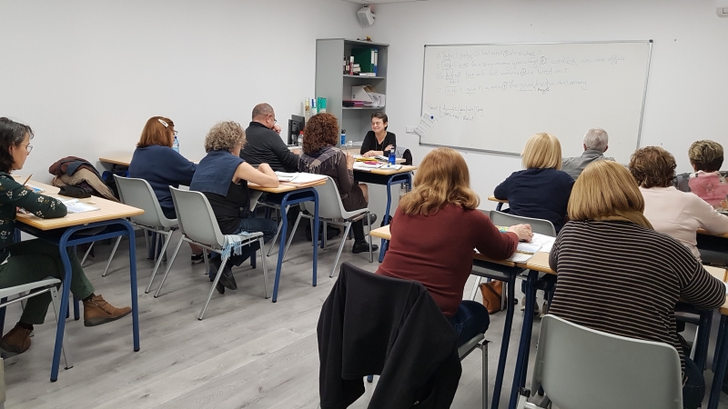 Imatge d'una aula del Centre de Formació de persones adultes del Masnou.