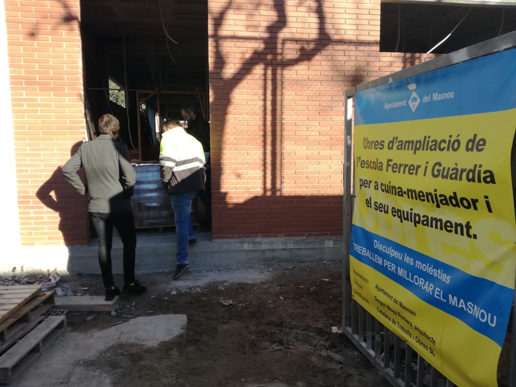 Visita d'obres al nou menjador de l'Escola Ferrer i Guàrdia.