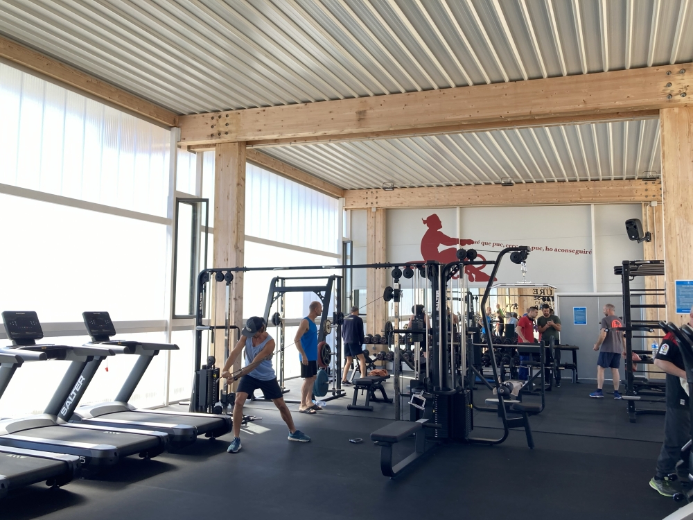 En marxa les obres de protecció solar de la sala de fitnes del Complex Esportiu