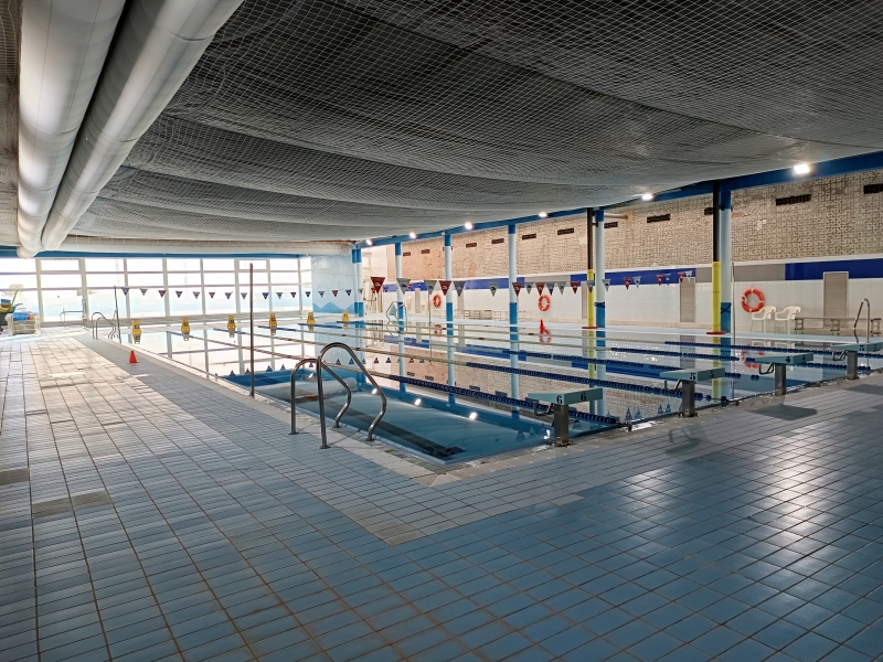 L'Ajuntament invertirà prop d'un milió i mig d'euros en la reparació de la coberta de la piscina
