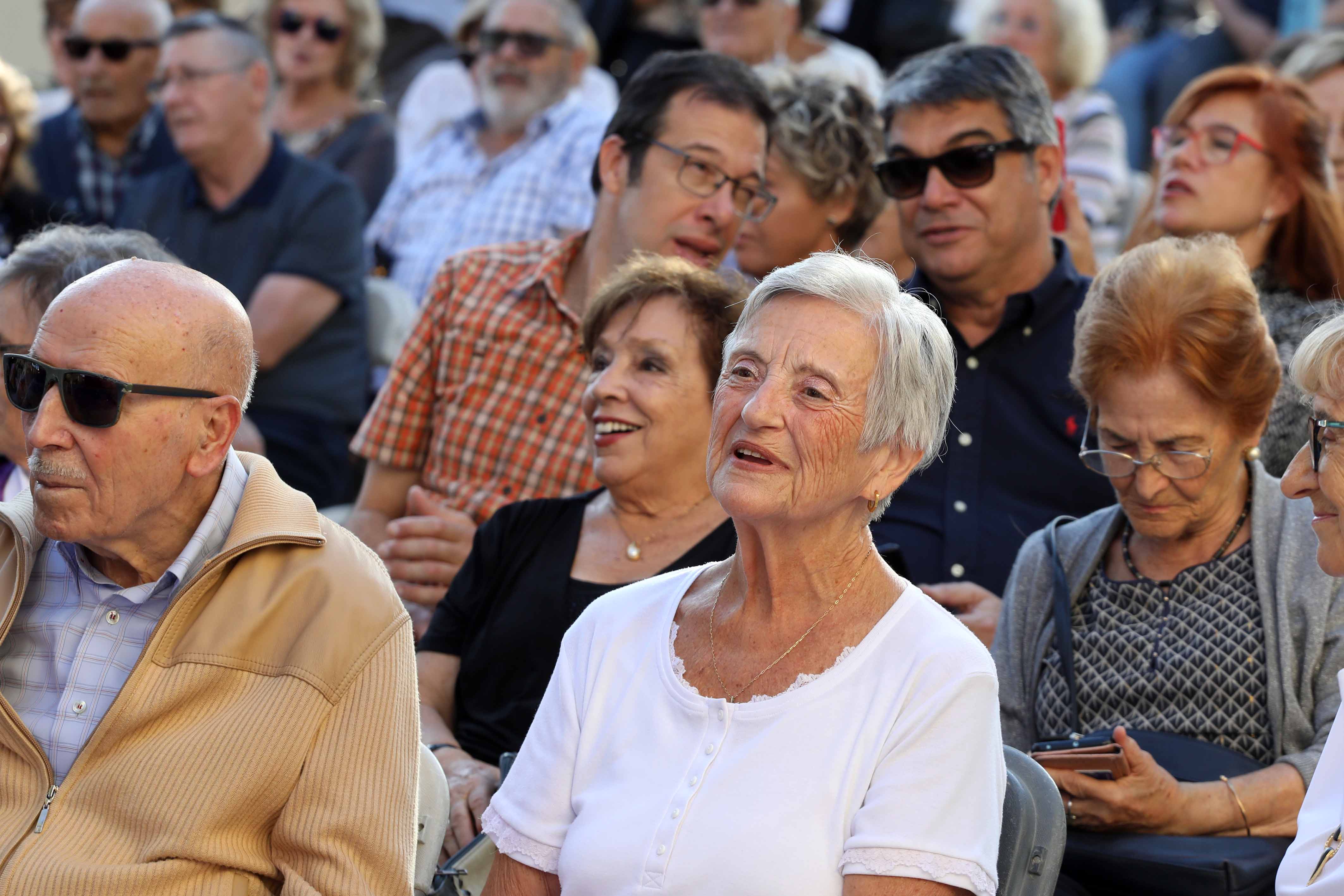 Foto de la Festa d'homenatge als socis i sòcies del Casal de la Gent Gran d'Ocata majors de 90 anys.