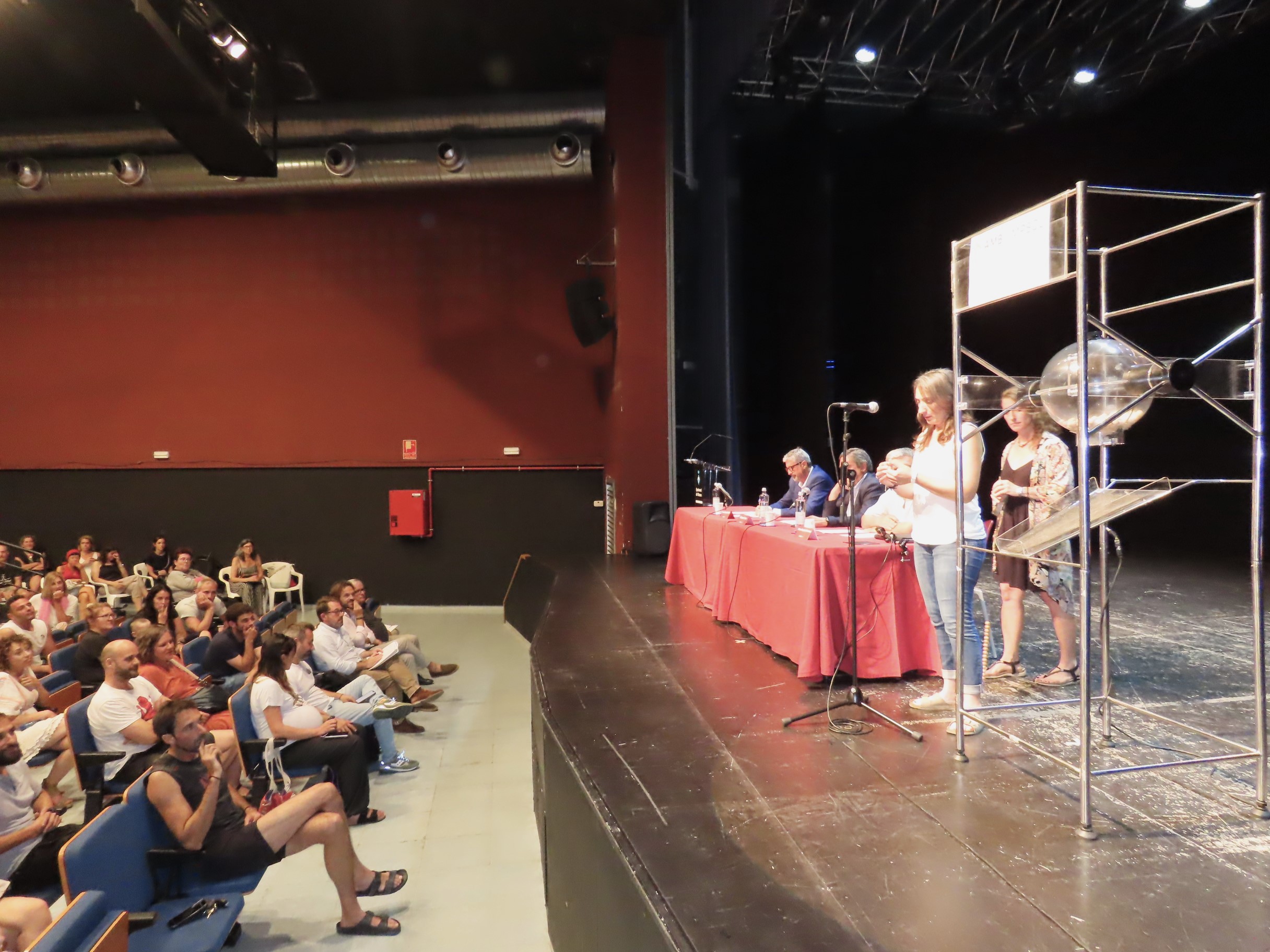 Sorteig relatiu als HPO U d'Octubre celebrat el 12 de juliol del 2023 a l'Espai Escènic.