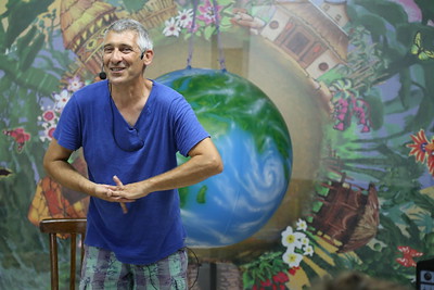 Activitat familiar: espectacle 'Diada dels contes del món'