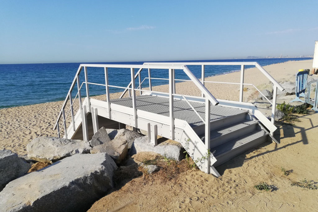 Pont d'accés a la platja