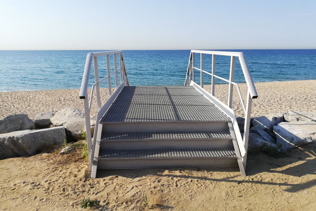 Pont d'accés a la platja