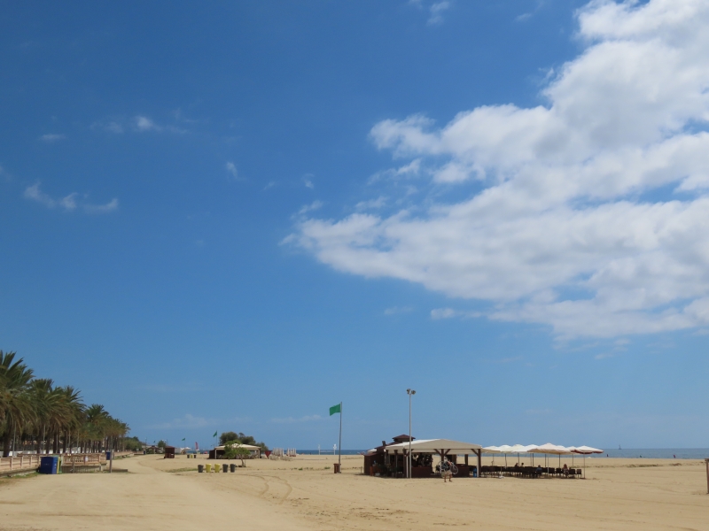 Vista de guinguetes a la platja d'Ocata l'estiu del 2020. A partir del 2021 canviaran força d'aspecte.