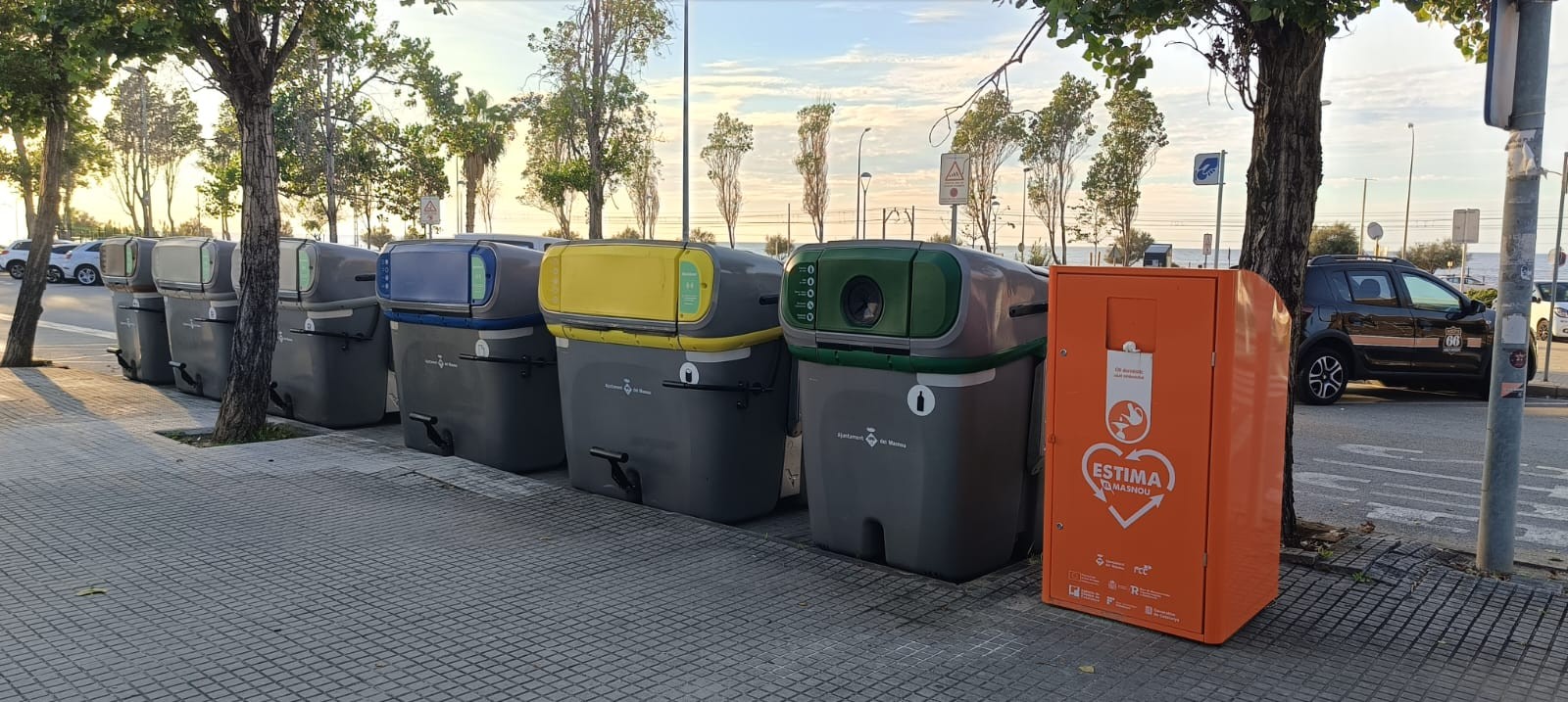 Comencen a instal·lar-se els nous contenidors intel·ligents