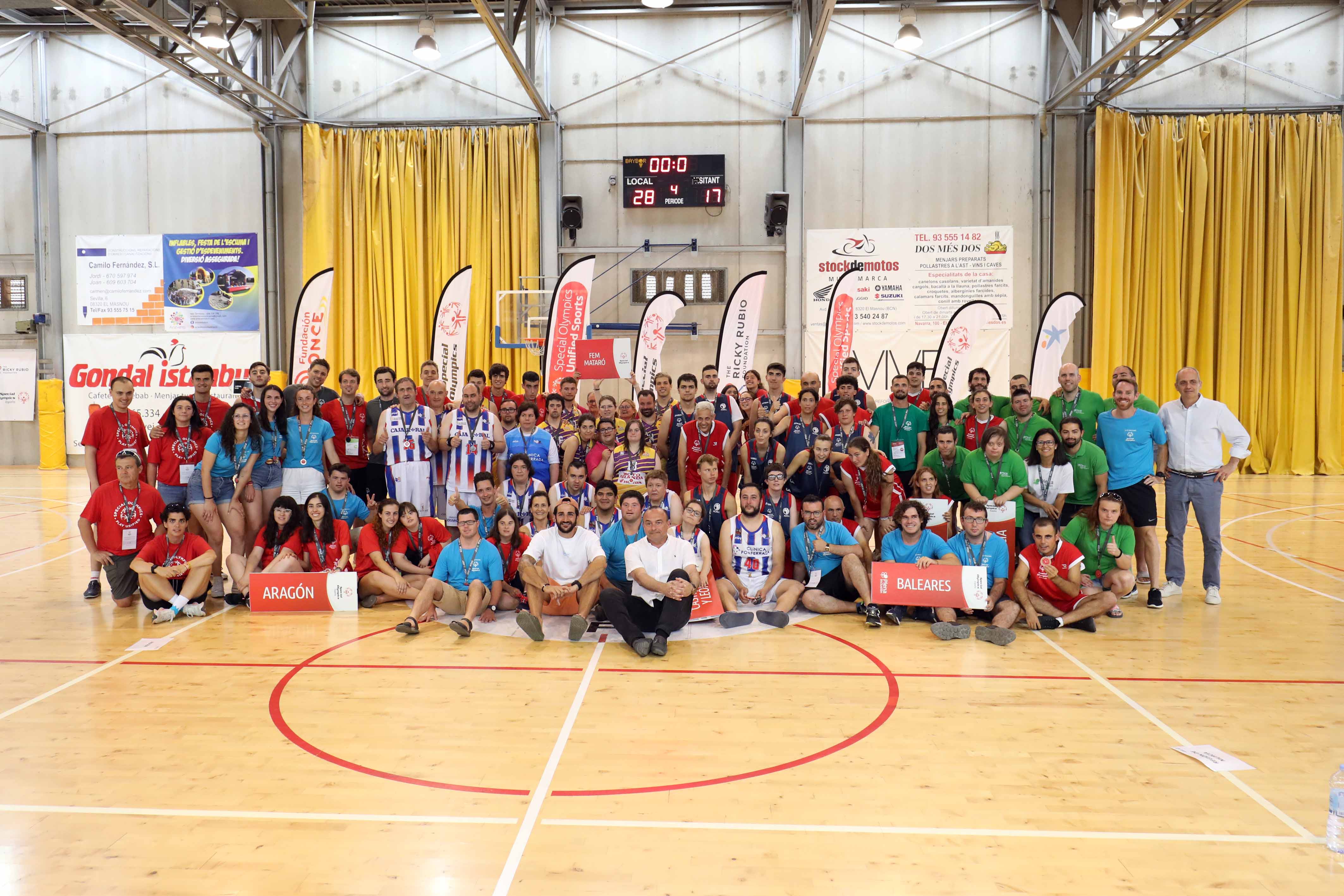 Ricky Rubio i el bàsquet dels Special Olympics omplen el Complex esportiu