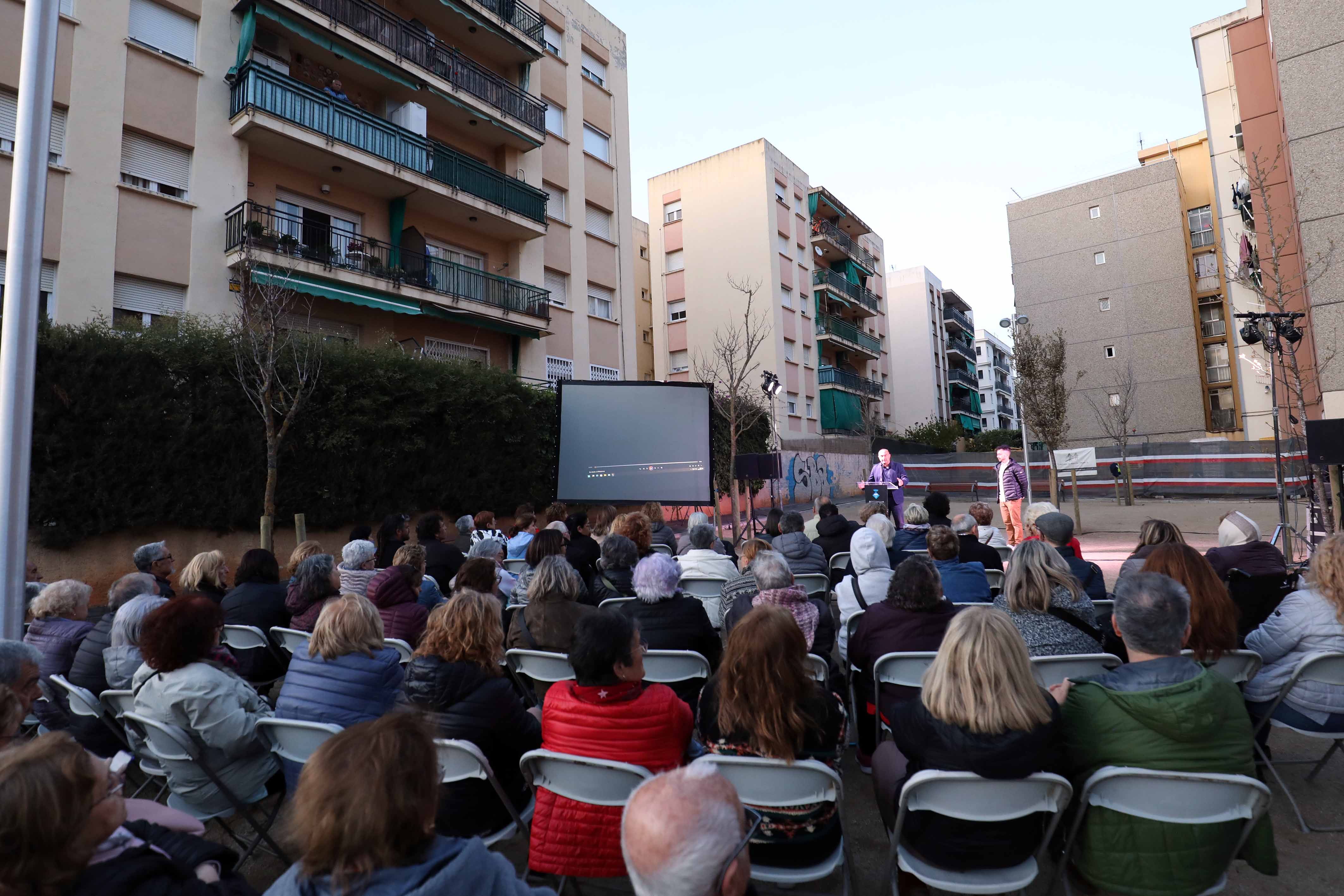 Un emotiu acte inaugura el renovat passatge per a vianants de Can Mandri