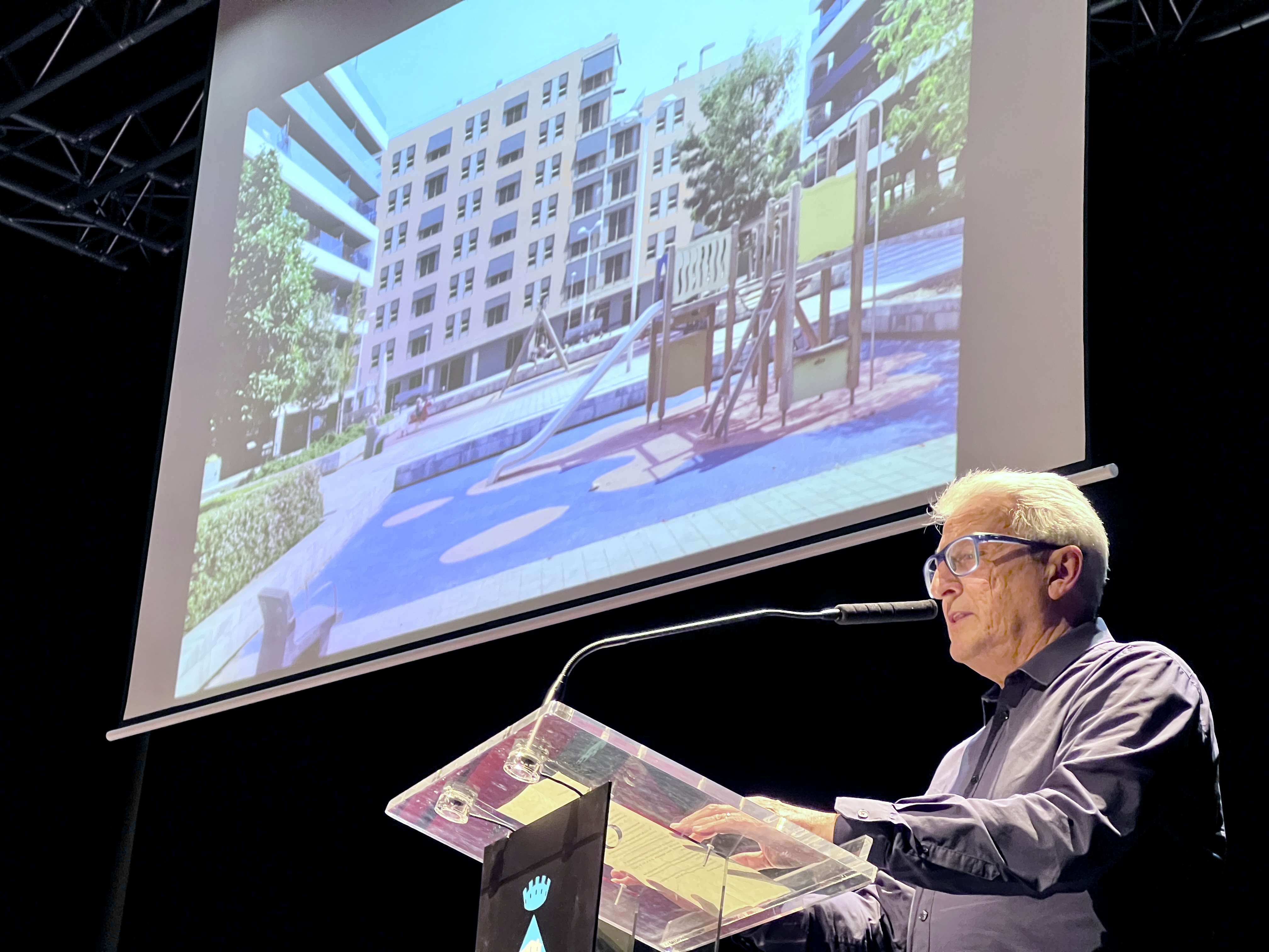 Realitzat el sorteig dels habitatges protegits de la plaça Nova del Masnou