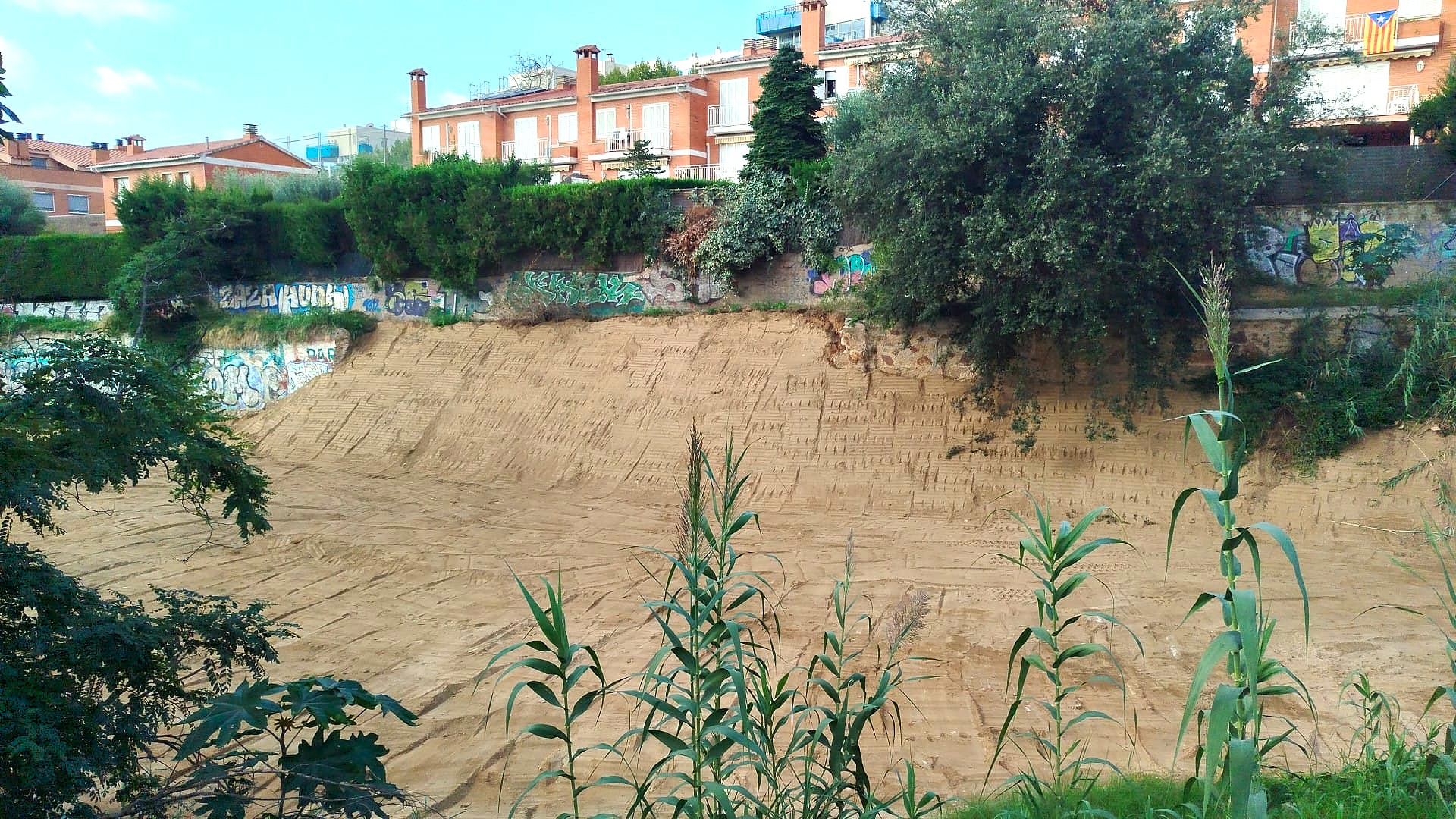 Es reforça el mur de contenció de la riera d'Alella