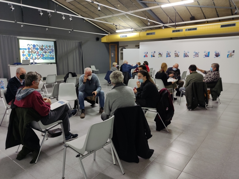 Una vintena de persones presenten una dotzena de propostes al taller dels Pressupostos participatius