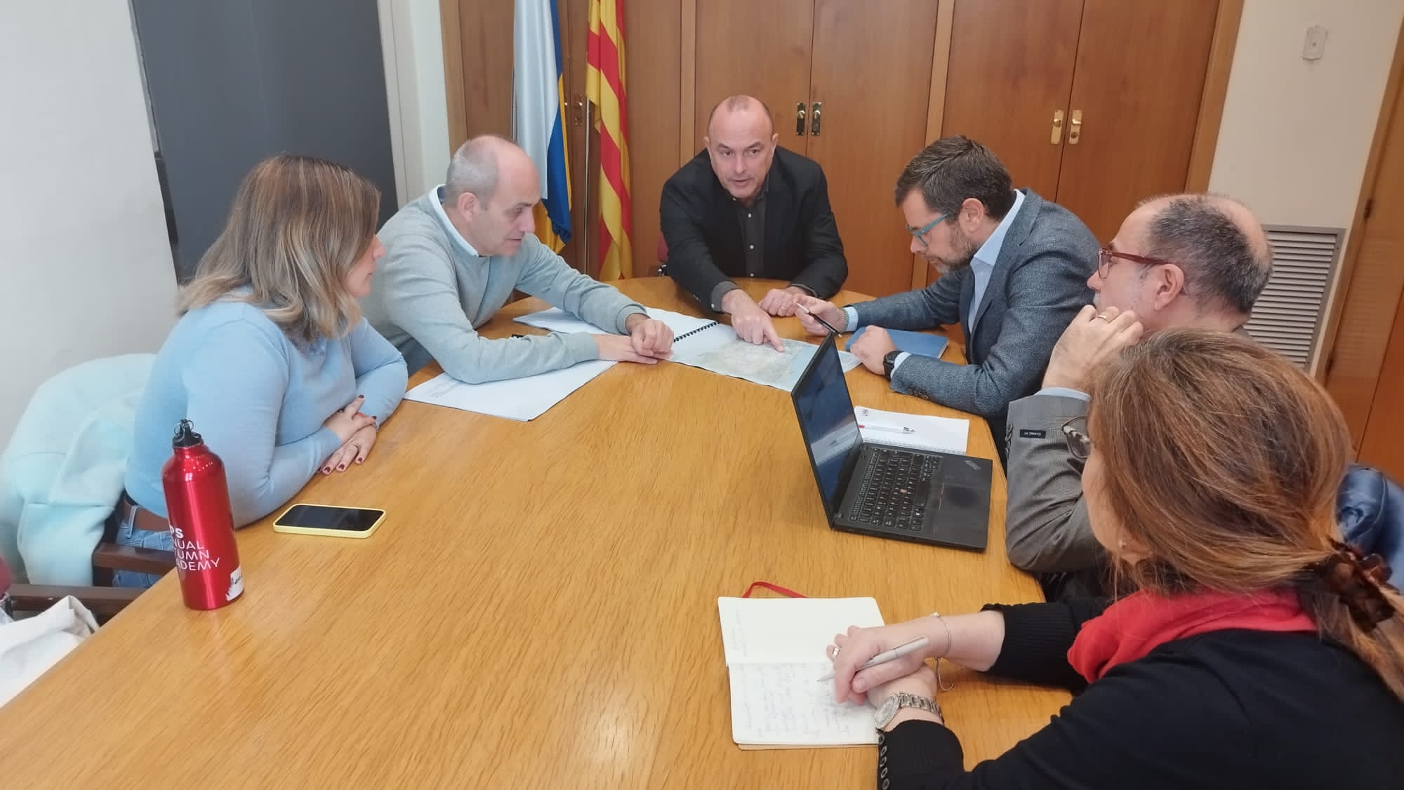 Reunió a l'Ajuntament del Masnou amb representants de la Generalitat.