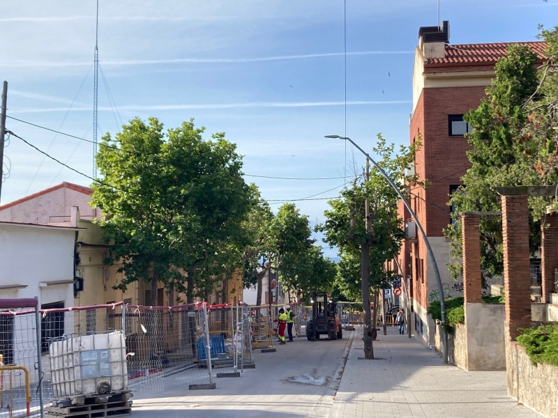 Recta final de les obres al passeig de Rom&agrave; Fabra amb els treballs d'asfaltatge del 15 al 18 de juny
