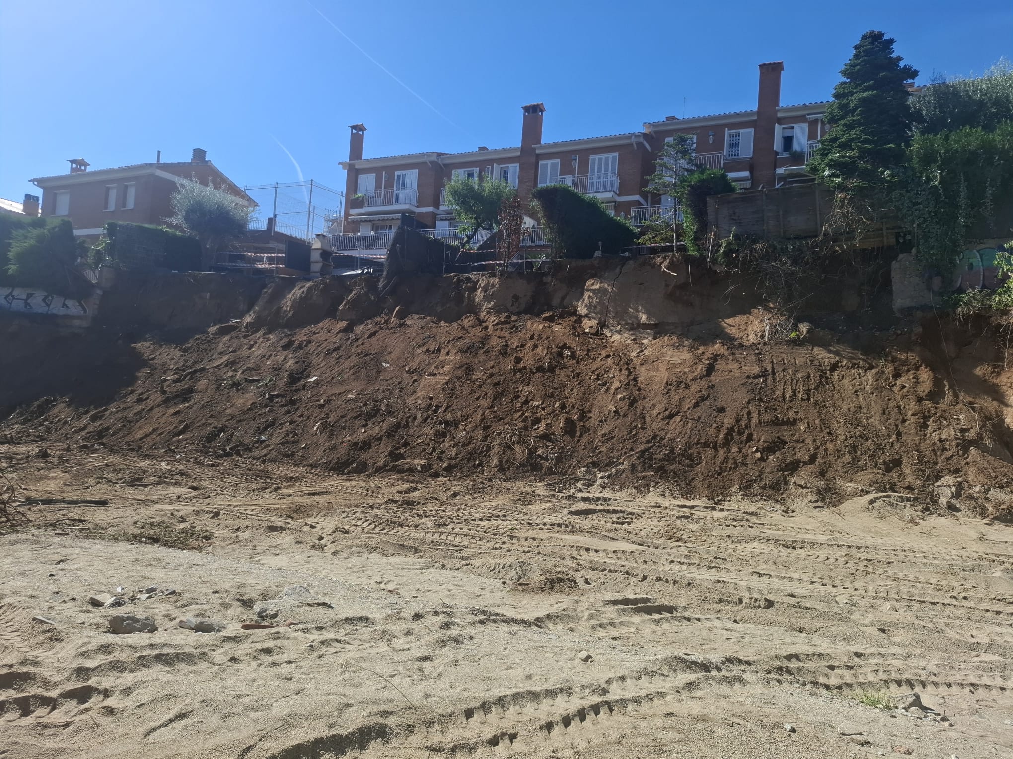 En marxa les feines d'estabilitzaci&oacute; del tal&uacute;s de la riera d'Alella malm&egrave;s pels aiguats
