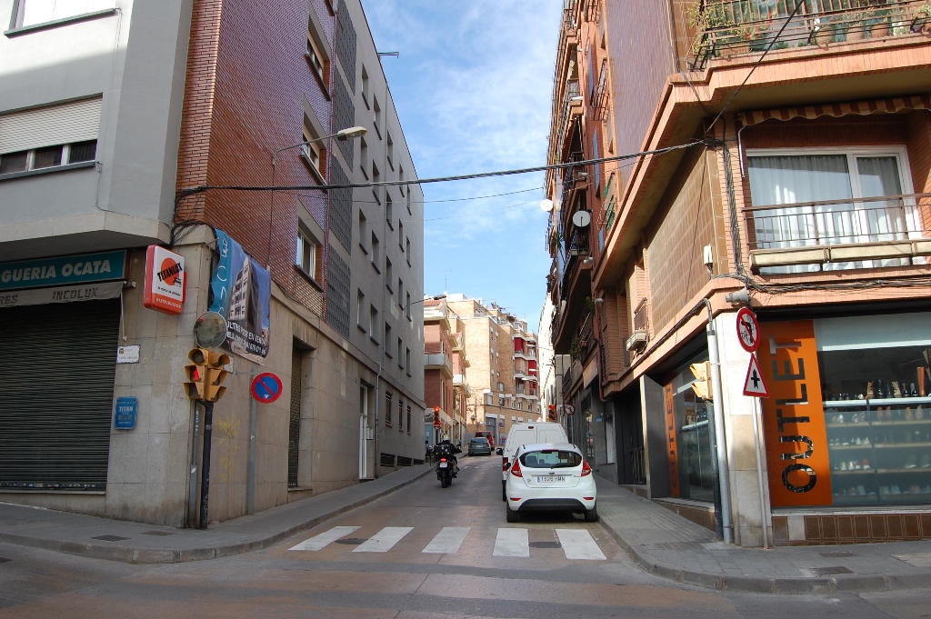 Vista del carrer de Roger de Flor, des de la intersecció amb el de Sant Miquel.