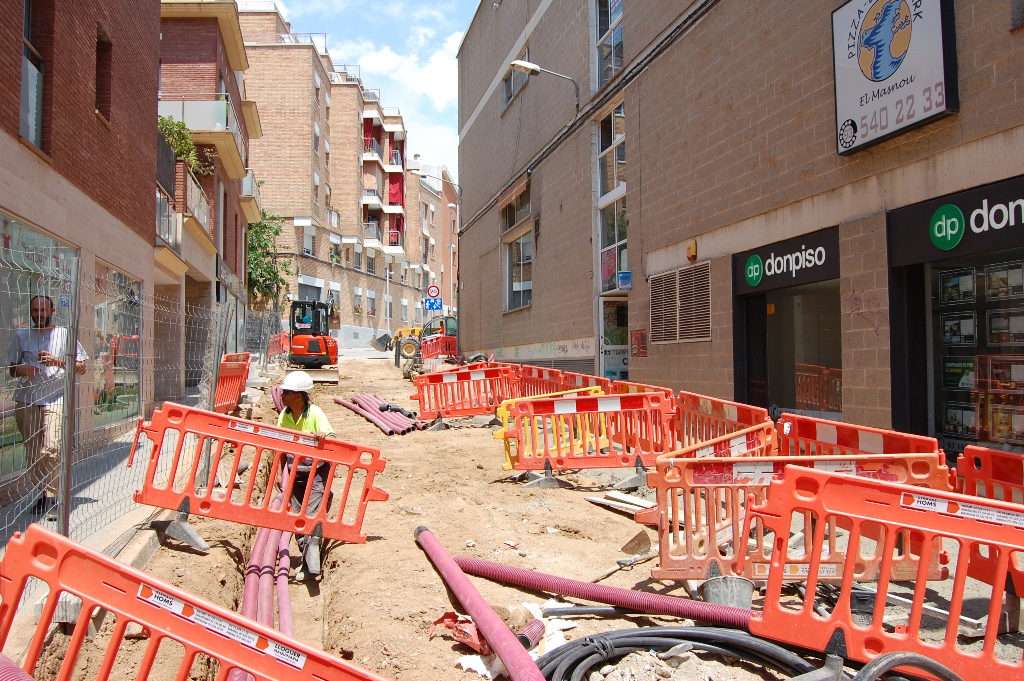 Obres de reurbanització del carrer de Roger de Flor.