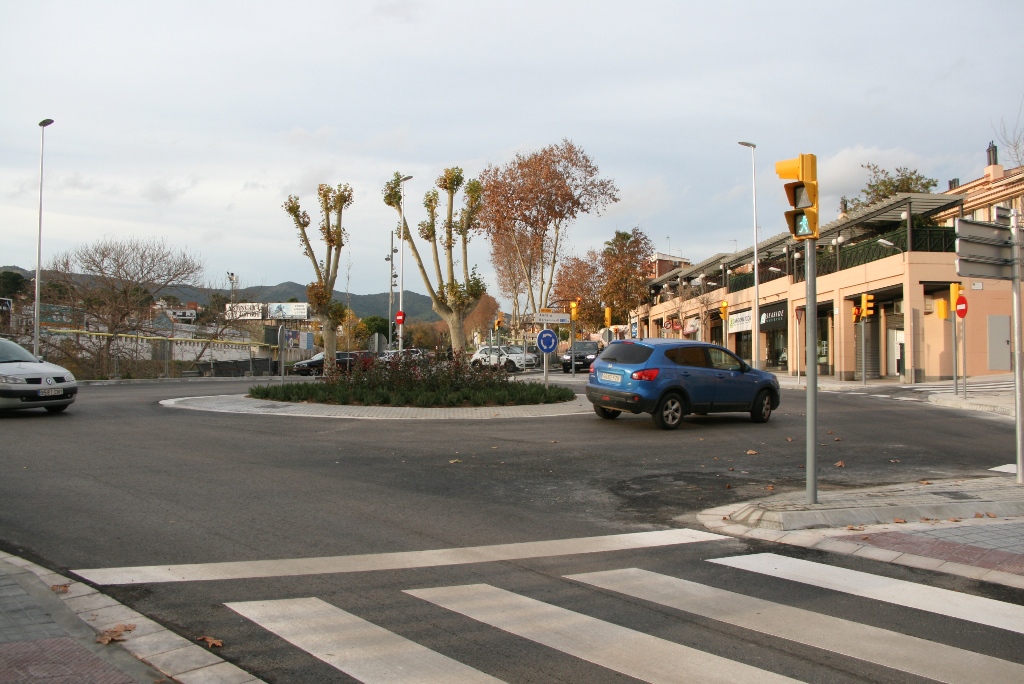 Nova rotonda a la carretera d'Alella (El Masnou).