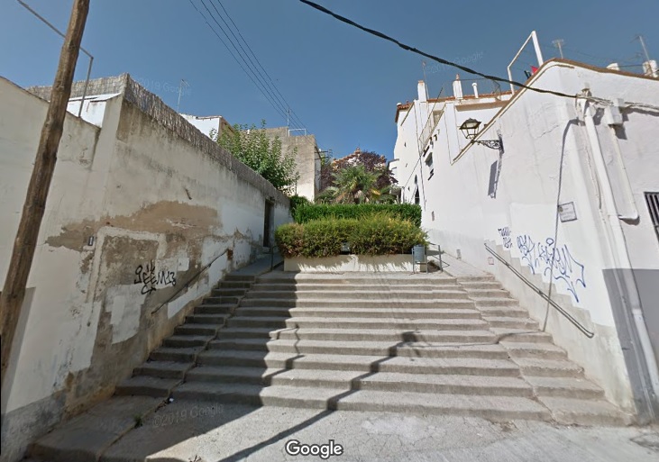 Vista del carrer de Maria Ferrer Mosset des del carrer de Bonaventura Bassegoda. Google Maps.