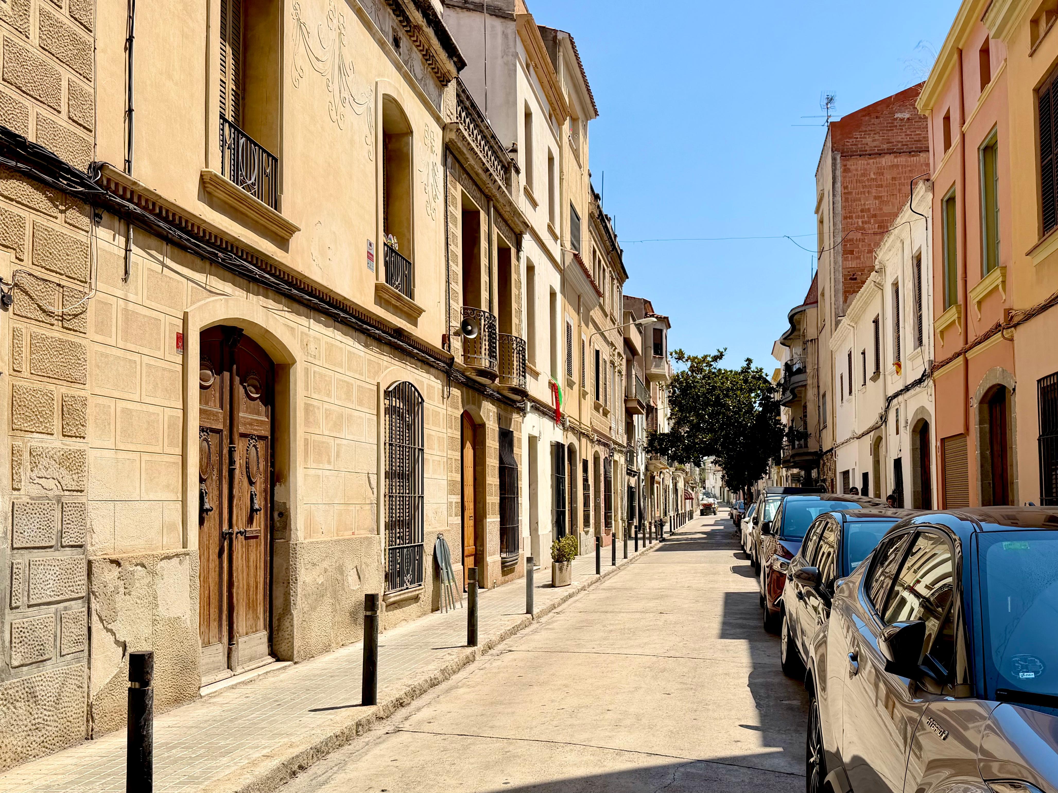 Comencen les obres per estendre la zona de vianants del carrer de Pere Grau