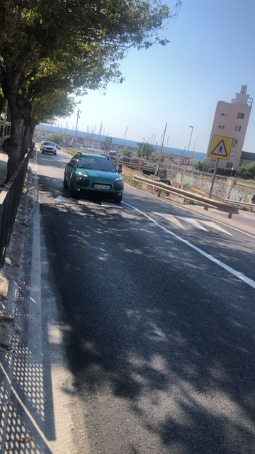Nous elements al paviment per reduir la velocitat del trànsit a la carretera d'Alella.
