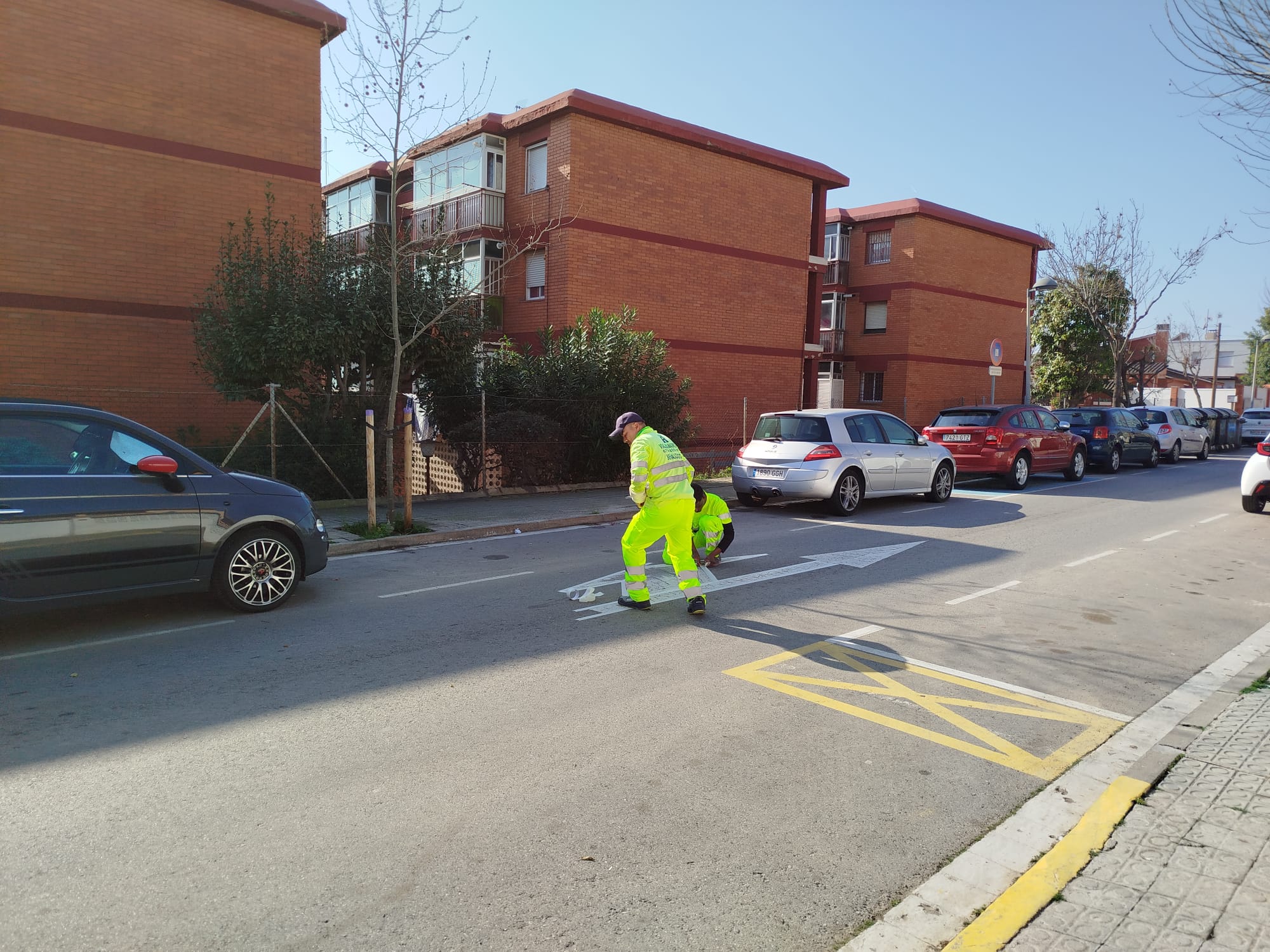 Feines de pintat de senyalització viària al Masnou Alt. 